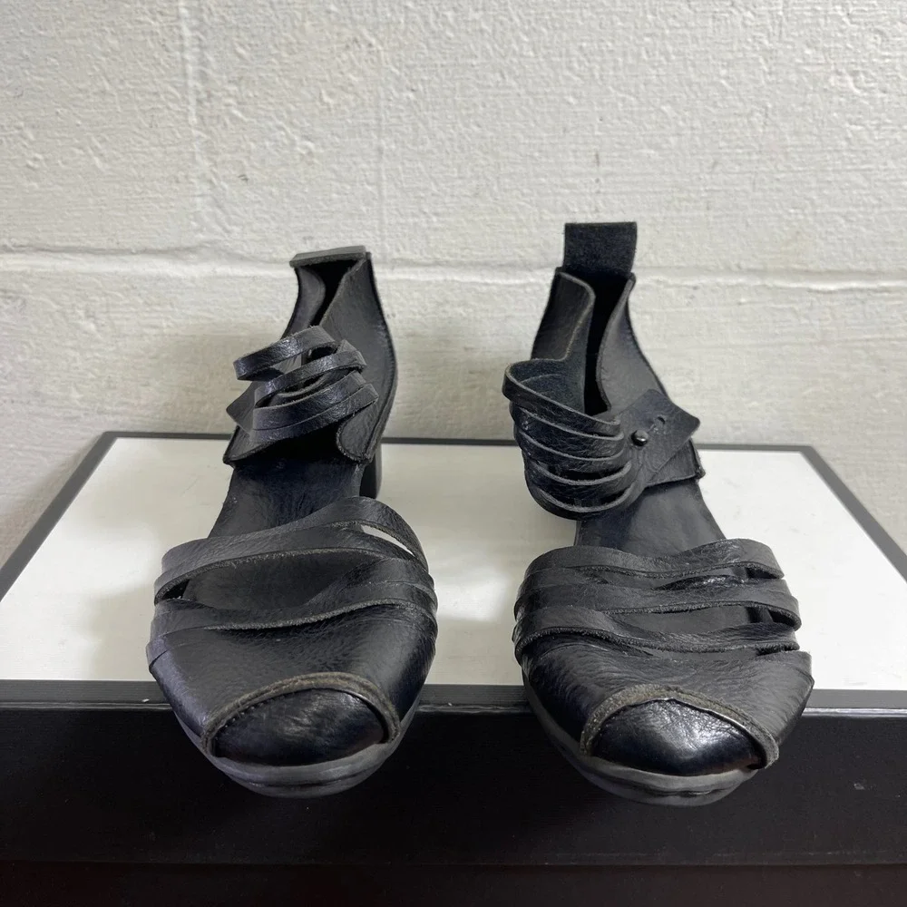 Trippen Black Leather Strappy Wedge Sandals Womens 37 EU/6.5 US Made In‎ Germany